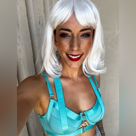 Meet your Posher, Devin - Picture 2 of 5